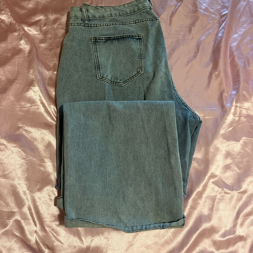 Rip knee jeans